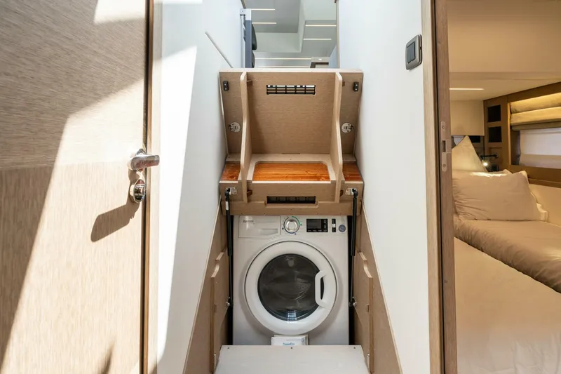 Slide: The Image of Prestige 520 2023 - 5499090