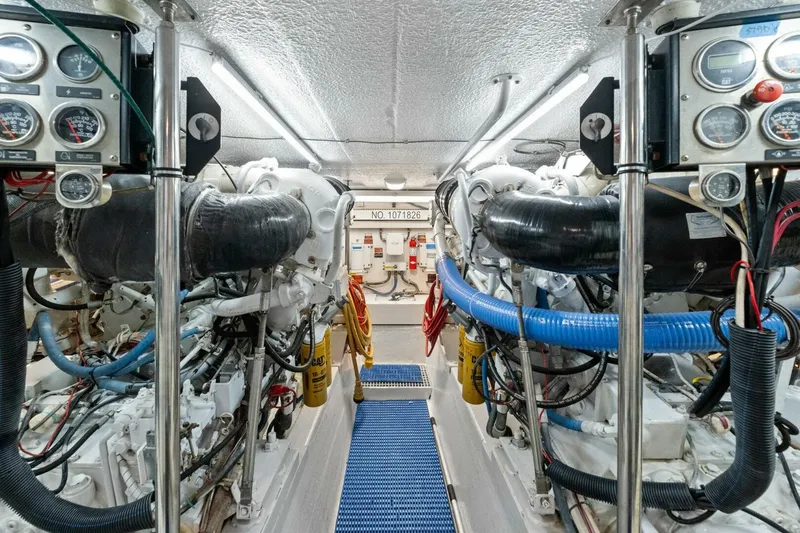 Slide: The Image of Hatteras Sport Fisherman 1998 - 5425981