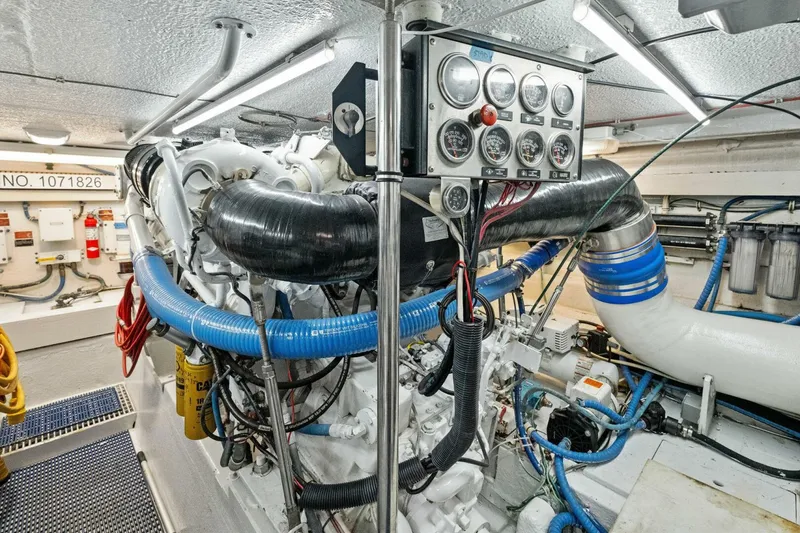 Slide: The Image of Hatteras Sport Fisherman 1998 - 5425983