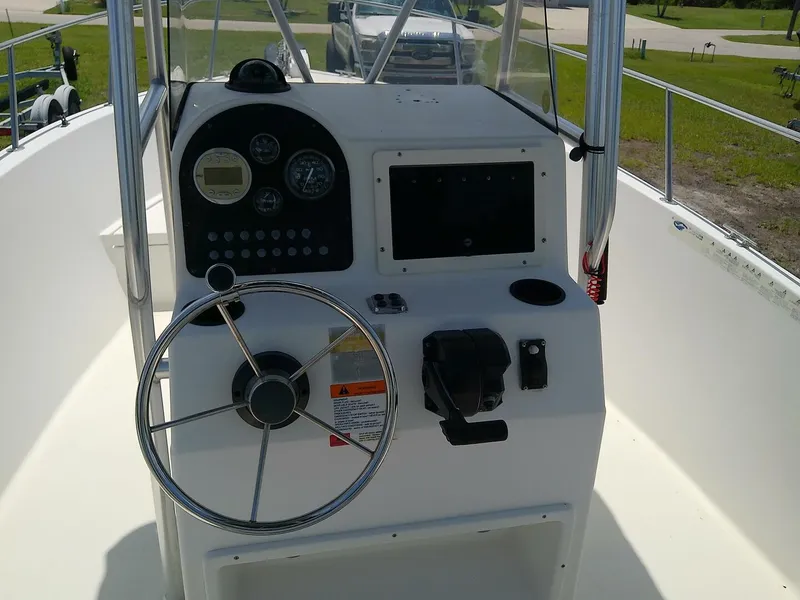 Slide: The Image of Hydra-Sports 212 Seahorse Center Console 2000 - 5426121