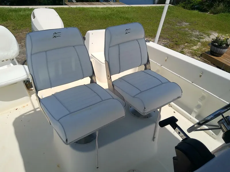Slide: The Image of Hydra-Sports 212 Seahorse Center Console 2000 - 5426123