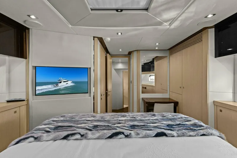 Slide: The Image of Sunseeker 73 Manhattan 2013 - 5426315