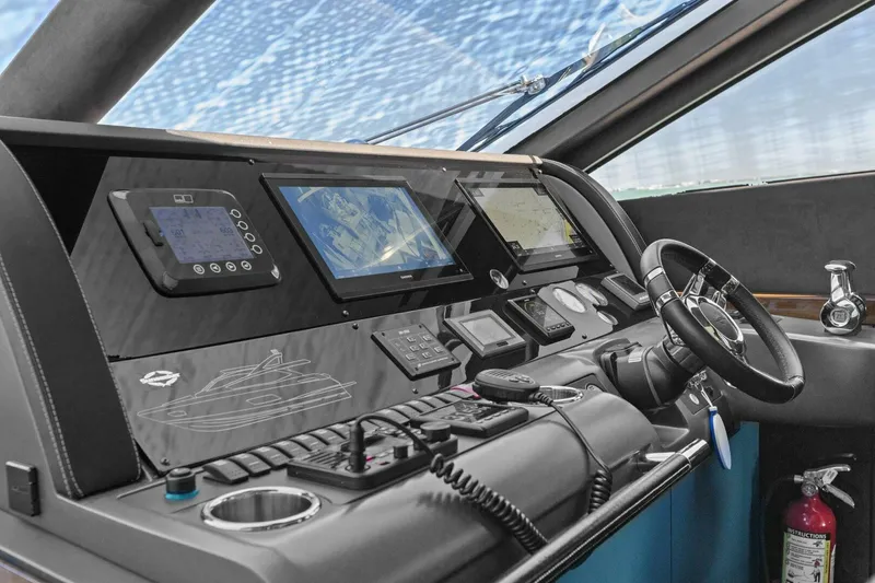 Slide: The Image of Sunseeker 73 Manhattan 2013 - 5426277