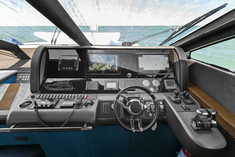 Slide: The Image of Sunseeker 73 Manhattan 2013 - 5426279