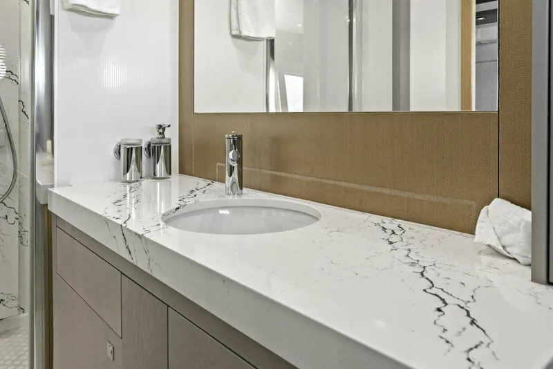 Slide: The Image of Sunseeker 73 Manhattan 2013 - 5426299