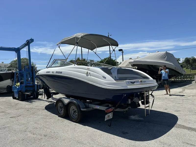 Slide: The Image of Yamaha 21 2011 - 5427806