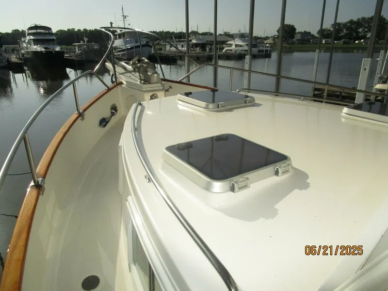 Slide: The Image of 36' Grand Banks foredeck1 - 5428181