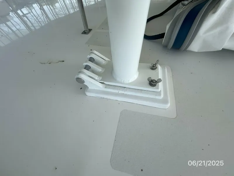 Slide: The Image of 36' Grand Banks mast base hinge - 5428307