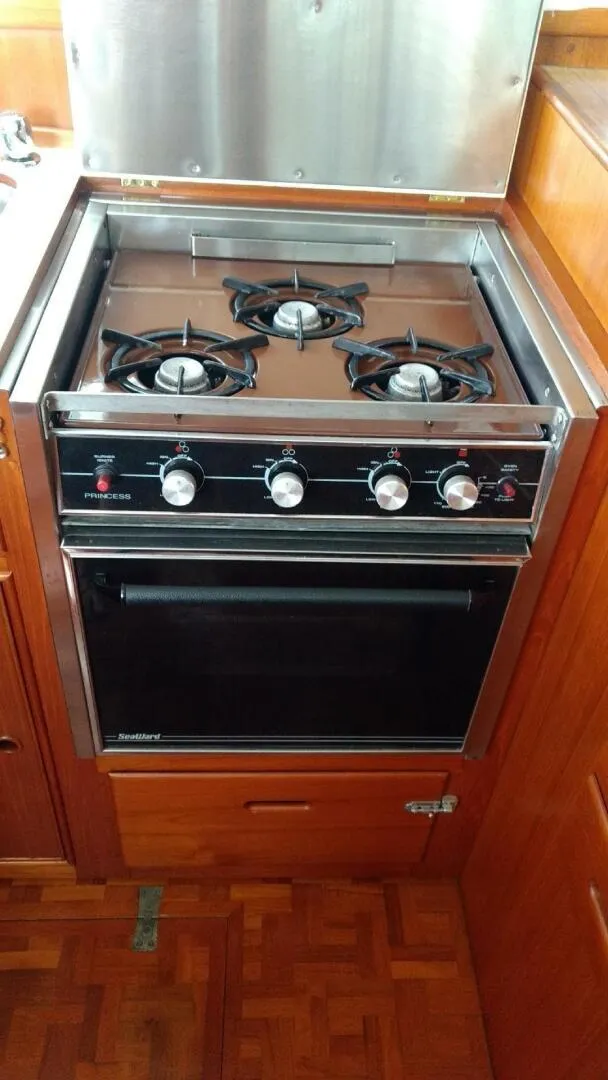 Slide: The Image of 36' Grand Banks galley stove - 5428187
