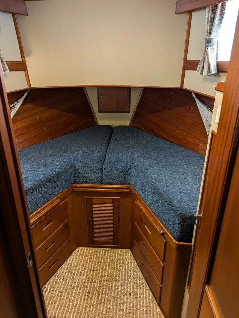 Slide: The Image of 36' Grand Banks master stateroom3 - 5428312