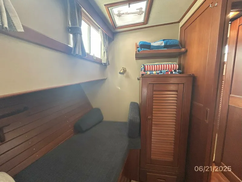 Slide: The Image of 36' Grand Banks guest stateroom forward - 5428296