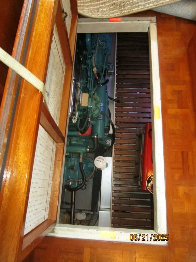 Slide: The Image of 36' Grand Banks engine room access1 - 5428157