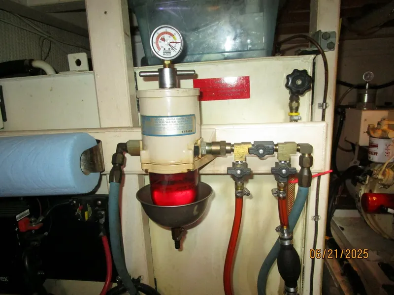 Slide: The Image of 36' Grand Banks Racor fuel filter - 5428320