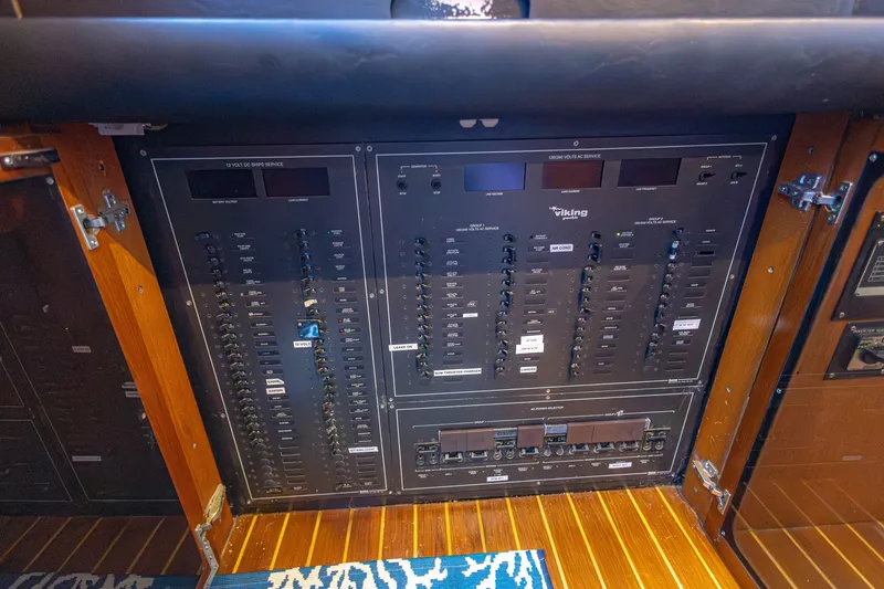 Slide: The Image of Viking Cockpit Motor Yacht 1990 - 7088443