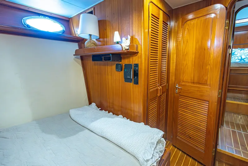 Slide: The Image of Viking Cockpit Motor Yacht 1990 - 7088471