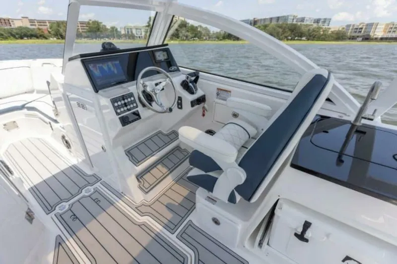 Slide: The Image of Sea Fox 268 Traveler 2026 - 5428976