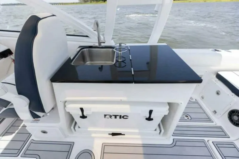 Slide: The Image of Sea Fox 268 Traveler 2026 - 5428977