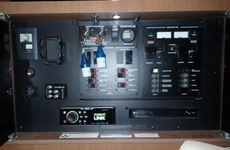 Slide: The Image of Sea Ray 350 Sundancer 2016 - 5461031