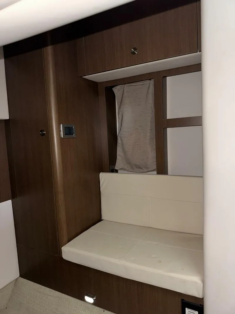 Slide: The Image of Sea Ray 350 Sundancer 2016 - 5461398