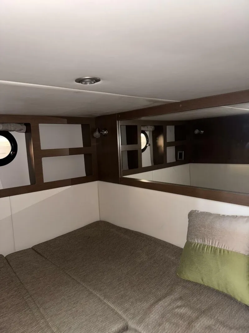 Slide: The Image of Sea Ray 350 Sundancer 2016 - 5461409