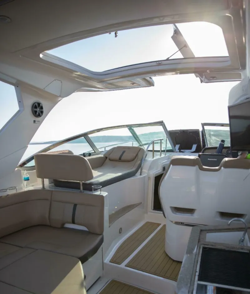 Slide: The Image of Sea Ray 350 Sundancer 2016 - 5566123