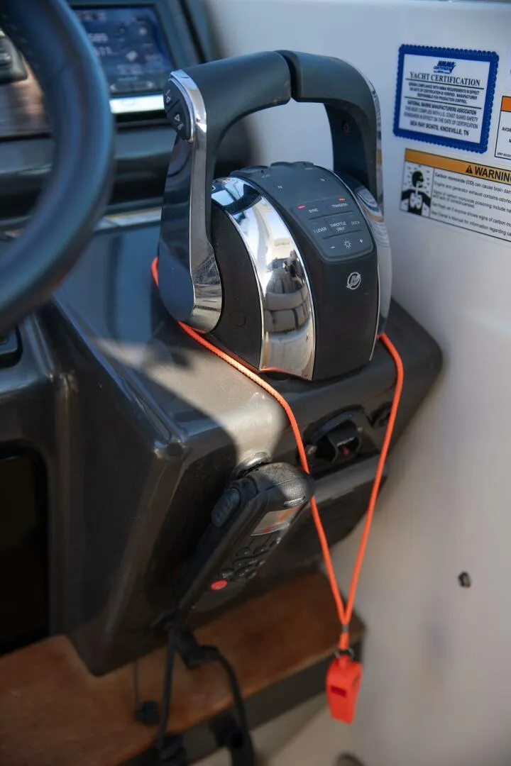 Slide: The Image of Sea Ray 350 Sundancer 2016 - 5566136