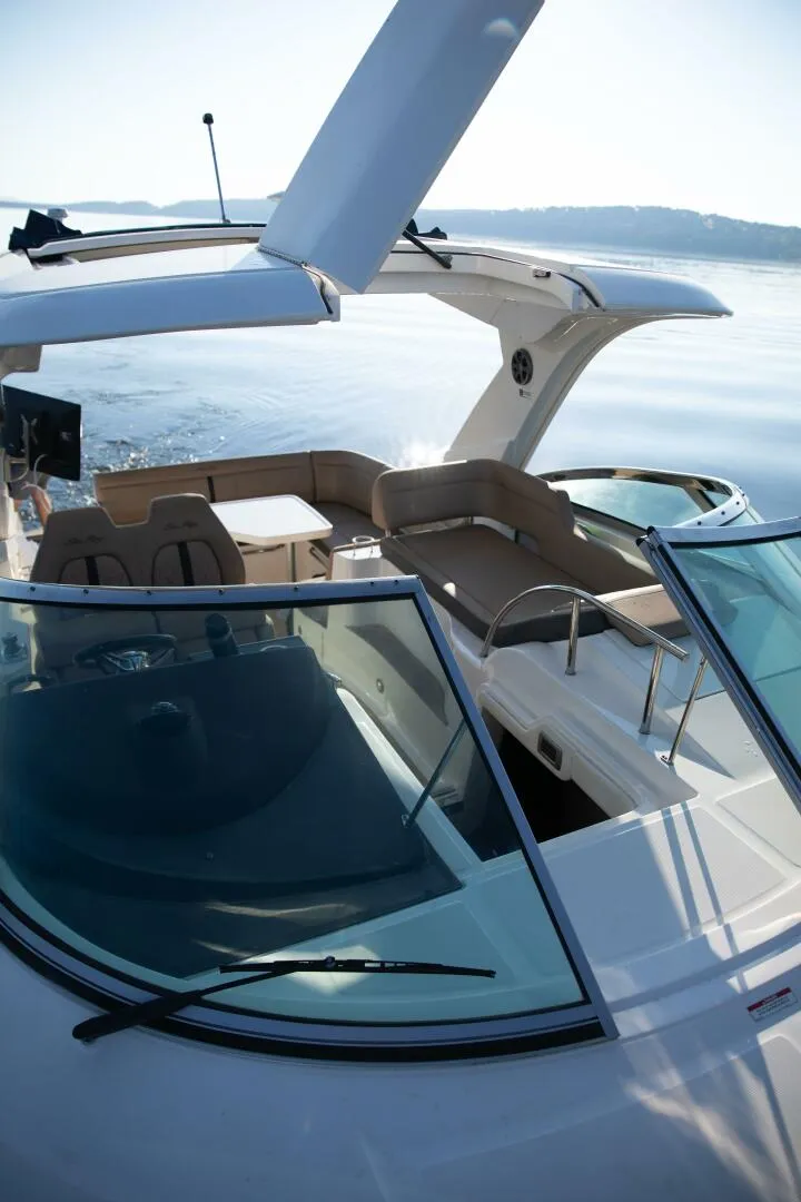 Slide: The Image of Sea Ray 350 Sundancer 2016 - 5566154
