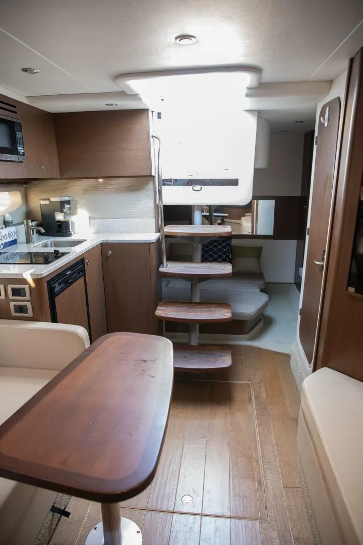 Slide: The Image of Sea Ray 350 Sundancer 2016 - 5566164