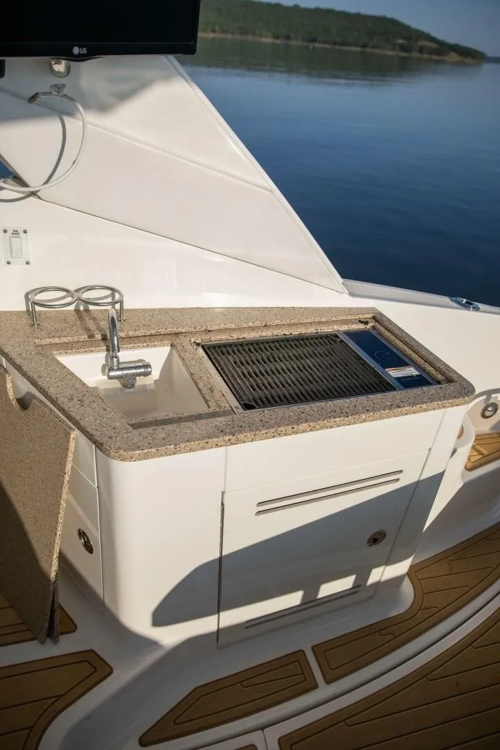 Slide: The Image of Sea Ray Sundancer 350 2016 - 7529126