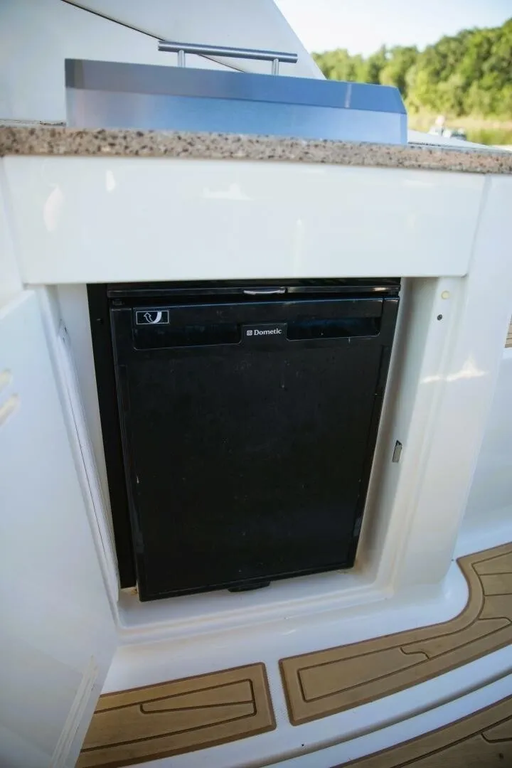 Slide: The Image of Sea Ray Sundancer 350 2016 - 7529128