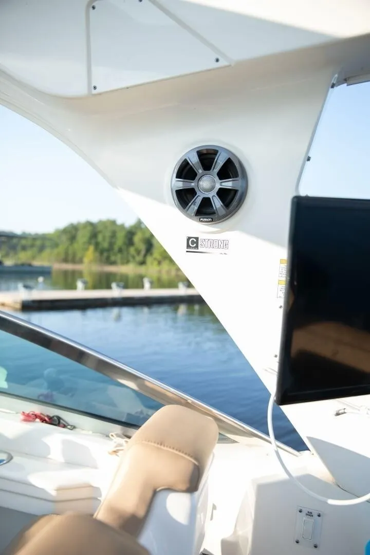 Slide: The Image of Sea Ray Sundancer 350 2016 - 7529142
