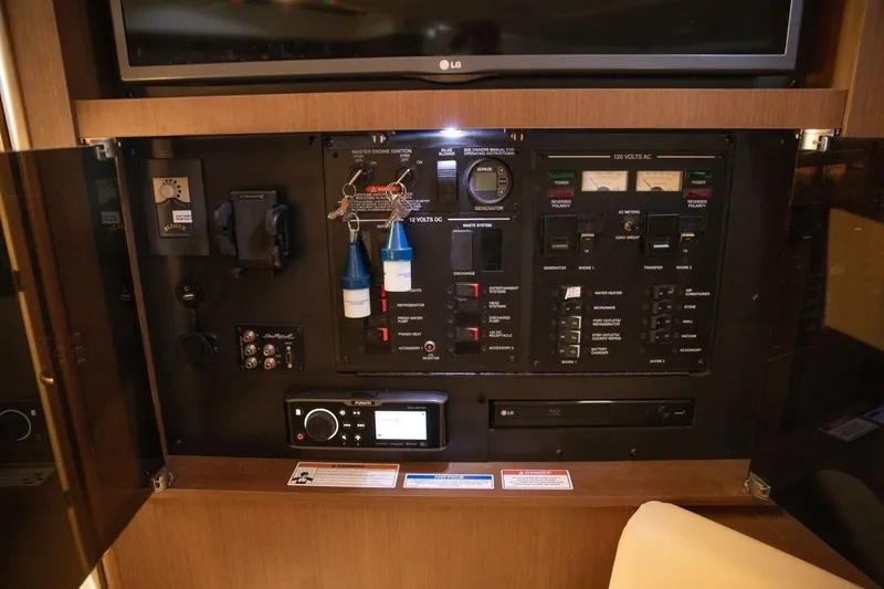 Slide: The Image of Sea Ray Sundancer 350 2016 - 7529182