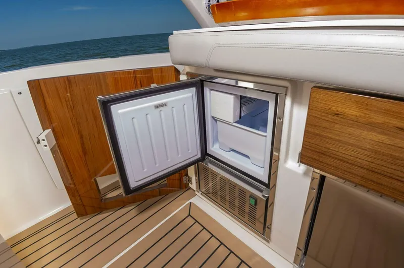 Slide: The Image of A8f4e5fb Ea35 465e A28f A716826a5994 - 5432411