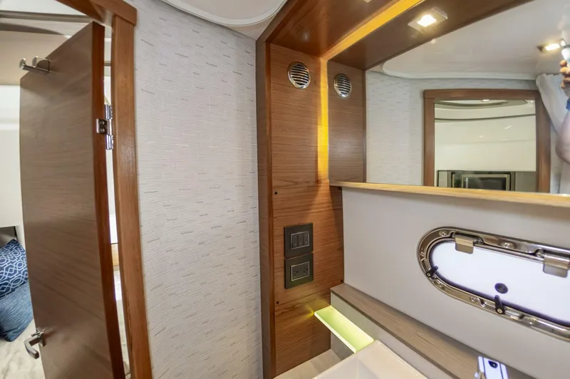 Slide: The Image of 8b0199f2 1a8d 437d A77d 30b5732702bf - 5432444