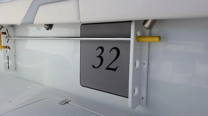 Slide: The Image of Yellowfin 32 2022 - 5433203