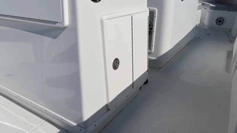 Slide: The Image of Yellowfin 32 2022 - 5433207