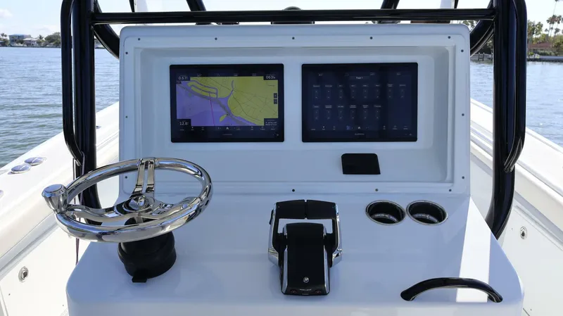 Slide: The Image of Yellowfin 32 2022 - 5433215