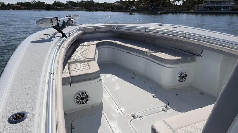 Slide: The Image of Yellowfin 32 2022 - 5433222