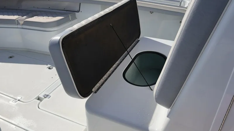 Slide: The Image of Yellowfin 32 2022 - 5433223