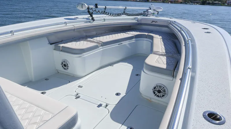 Slide: The Image of Yellowfin 32 2022 - 5433187