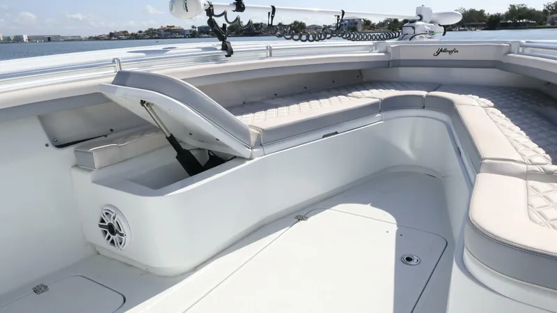 Slide: The Image of Yellowfin 32 2022 - 5433225