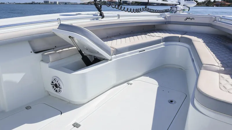 Slide: The Image of Yellowfin 32 2022 - 5433188