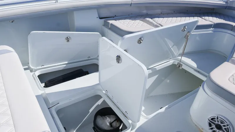 Slide: The Image of Yellowfin 32 2022 - 5433191