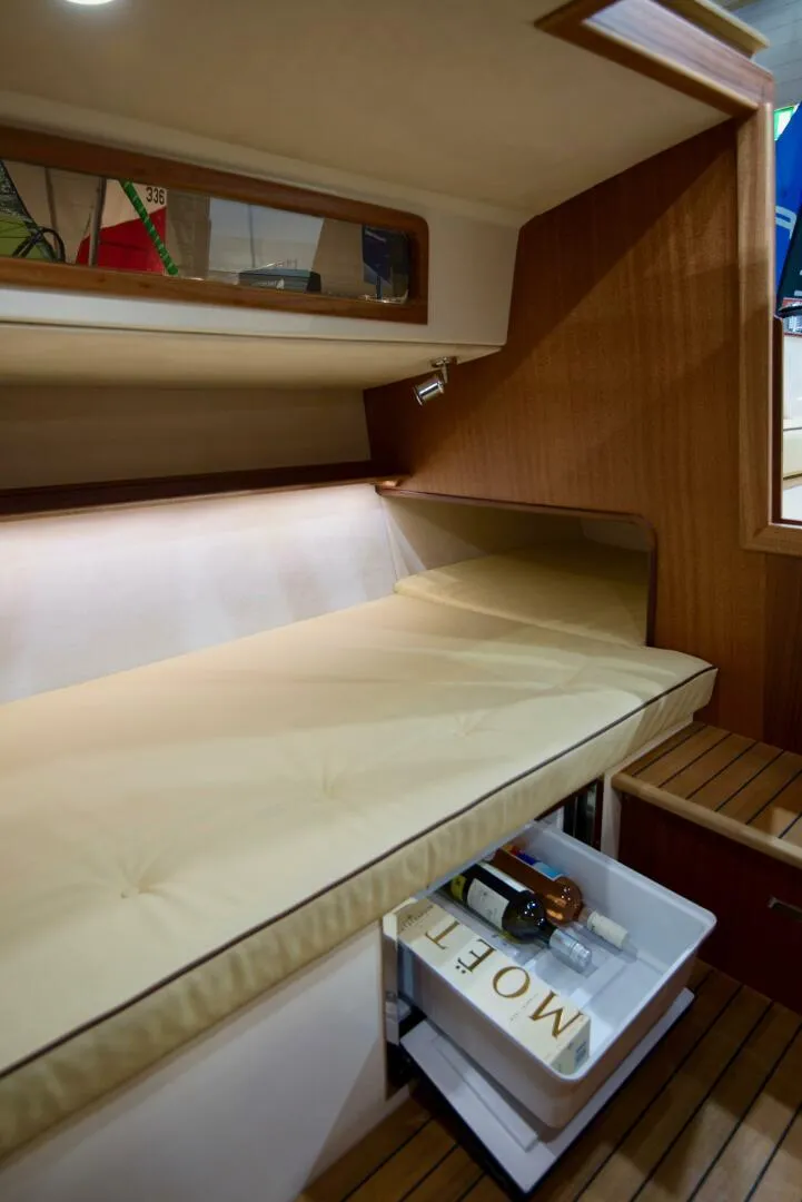 Slide: The Image of Leonardo Yachts Eagle 38 2024 - 5433265