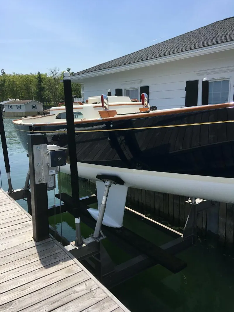 Slide: The Image of Leonardo Yachts Eagle 38 2024 - 5433232