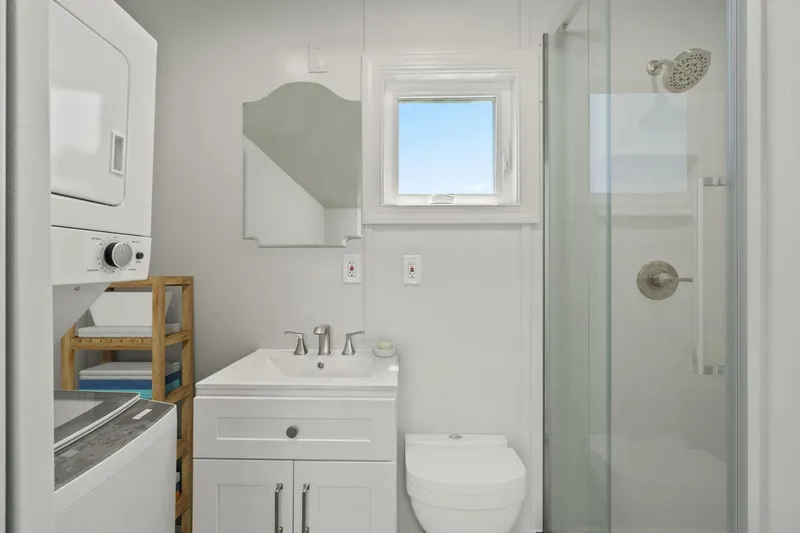 Slide: The Image of Custom Hank's 40 Houseboat 2025 - 5433252