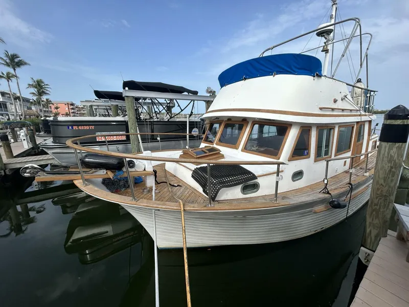 Slide: The Image of Albin Dual Cabin 1978 - 5434193