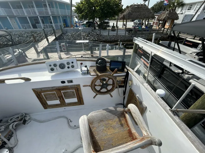 Slide: The Image of Albin Dual Cabin 1978 - 5434948