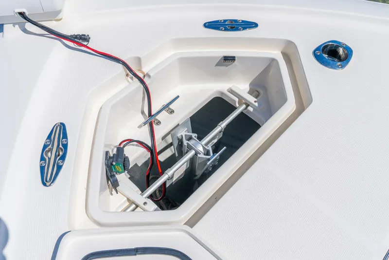 Slide: The Image of SeaVee 270Z 2022 - 5434103