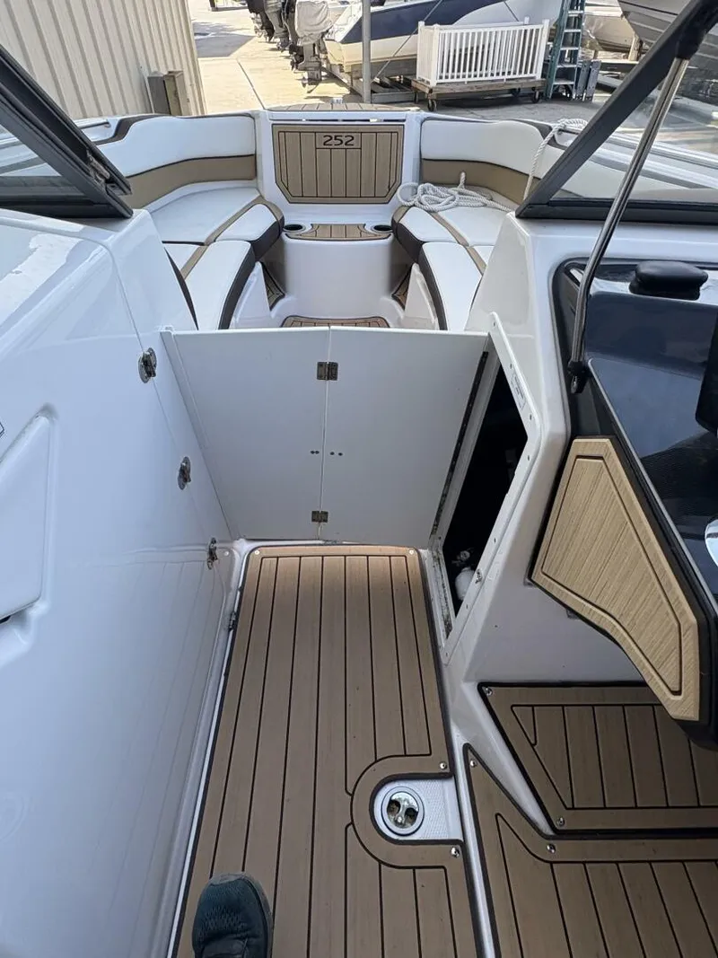 Slide: The Image of Yamaha 252SE 2021 - 5435048